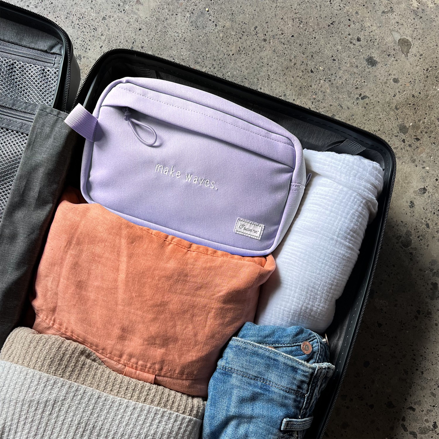 Awesome Maps Waschtasche / Kulturbeutel Lavendel – Bild 4